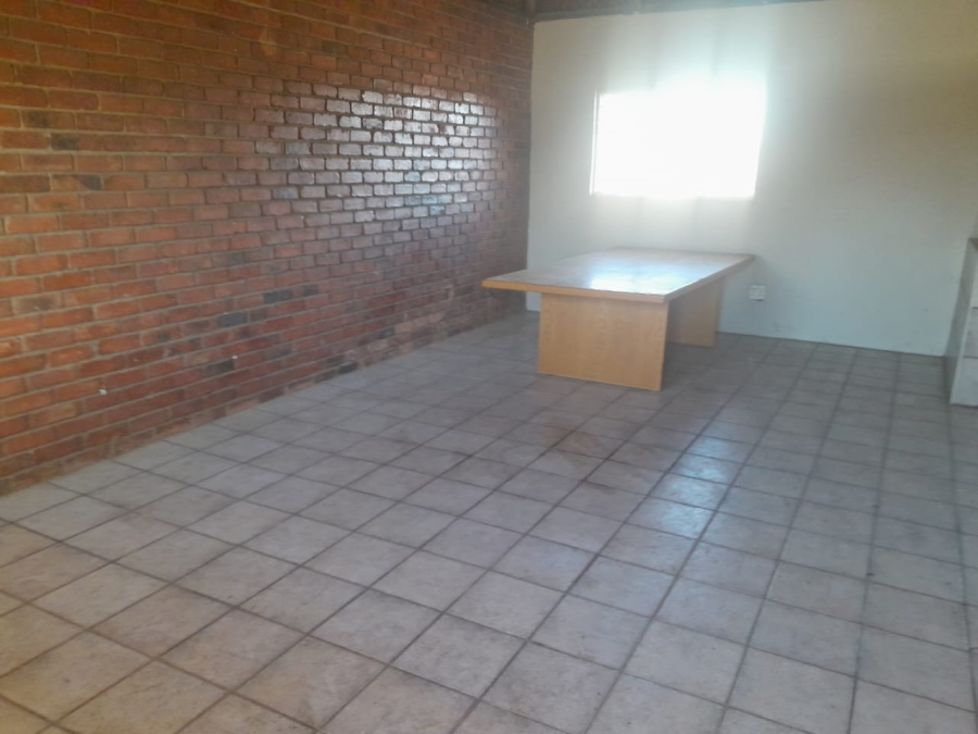2 Bedroom Property for Sale in Viljoenskroon Free State